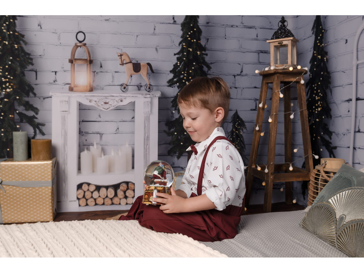 Christmas photo backdrop Sapine Morning – white headboard between two fir trees | Colors&Drops