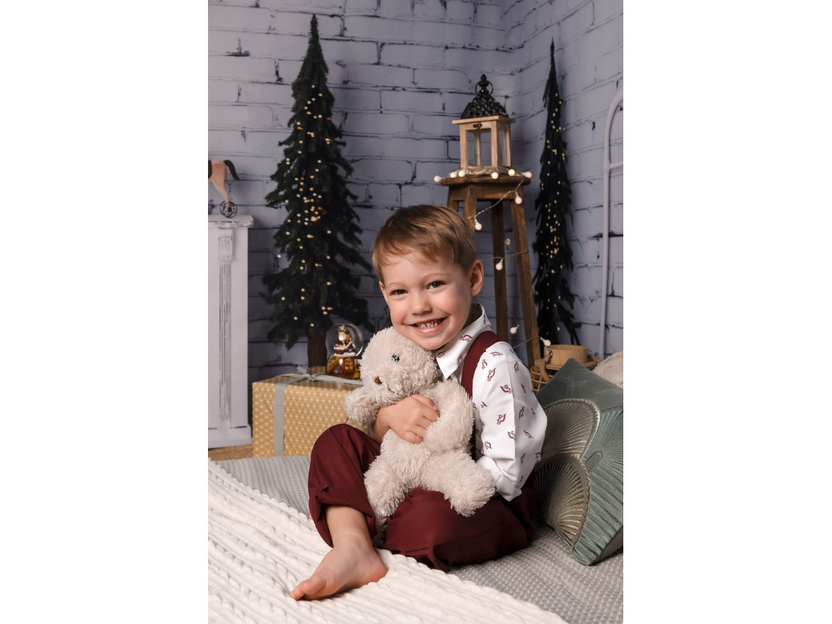 Christmas photo backdrop Sapine Morning – white headboard between two fir trees | Colors&Drops