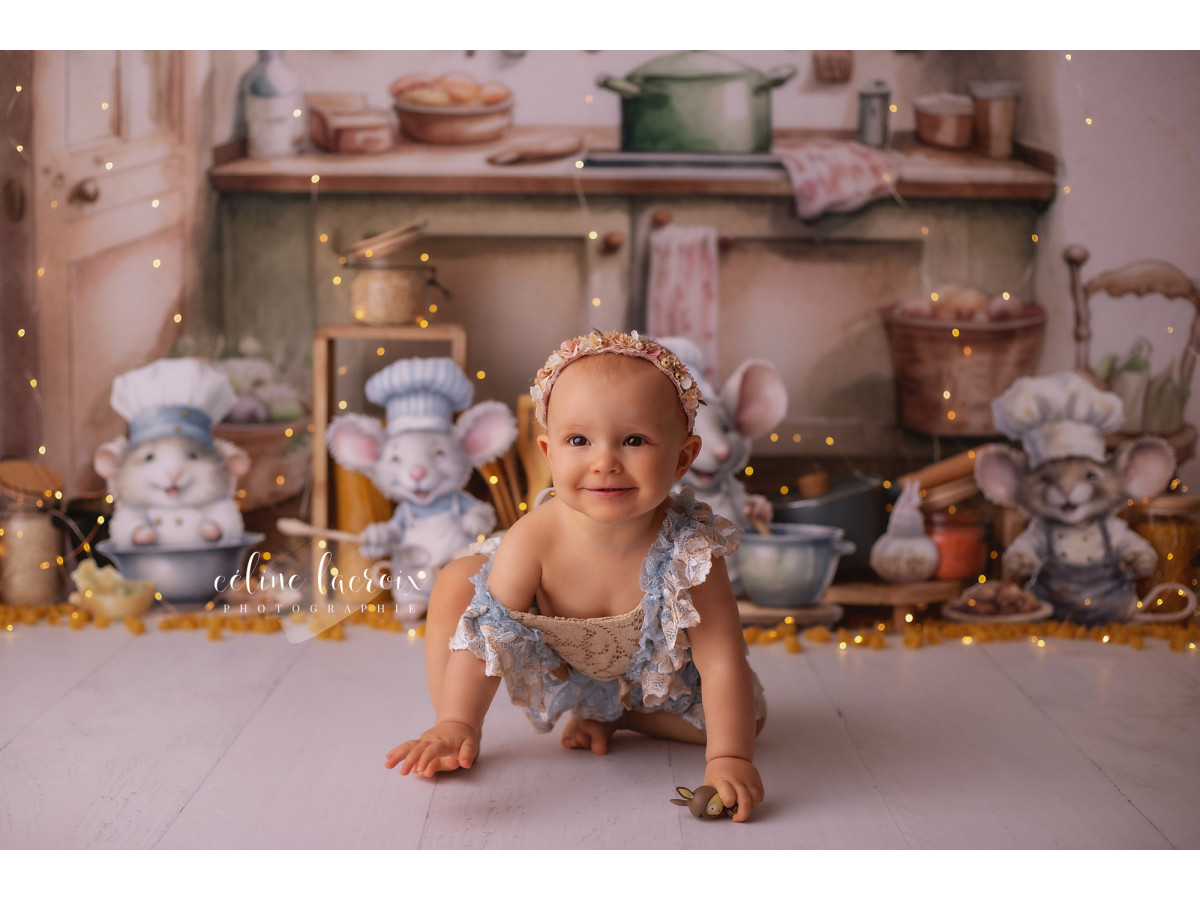 Baby & cake smash photo backdrop Ratounes – kitchen with plush chef mice | Colors&Drops
