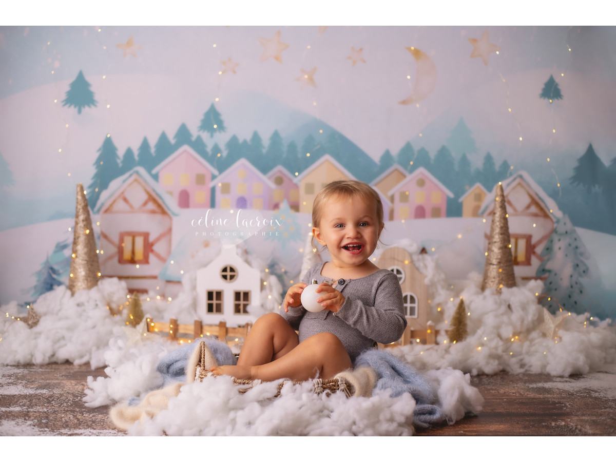 Baby & cake smash photo backdrop Petit Village D'Hiver – illustrated small winter village with houses and snow | Colors&Drops