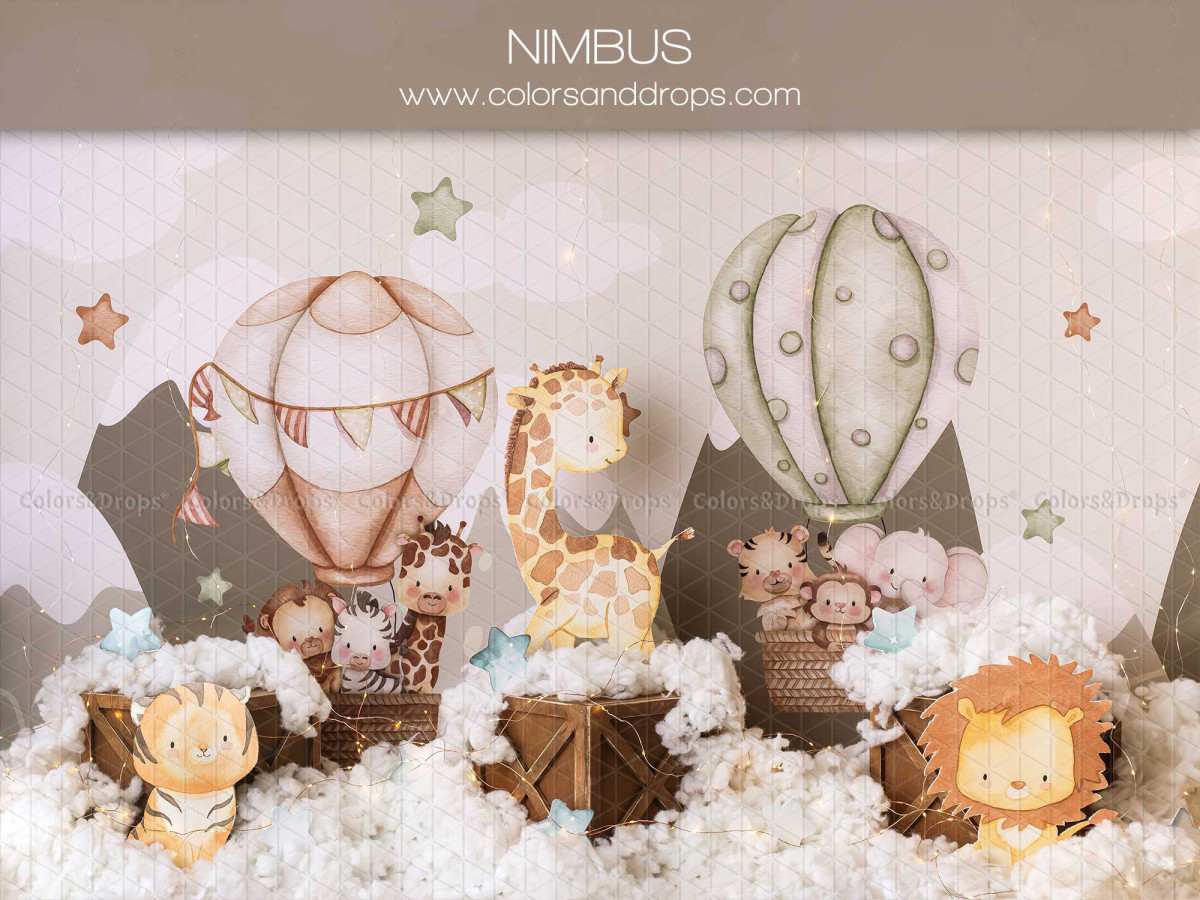 Fond photo bébé et smash cake Nimbus – montgolfières et animaux en peluche dans les nuages | Colors&Drops