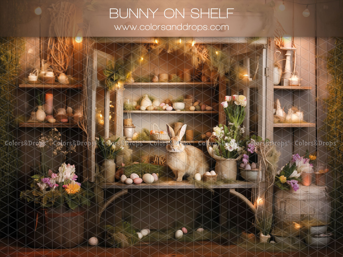 Fondo fotográfico de Pascua Bunny on Shelf – conejo en estante con huevos y flores de primavera | Colors&Drops