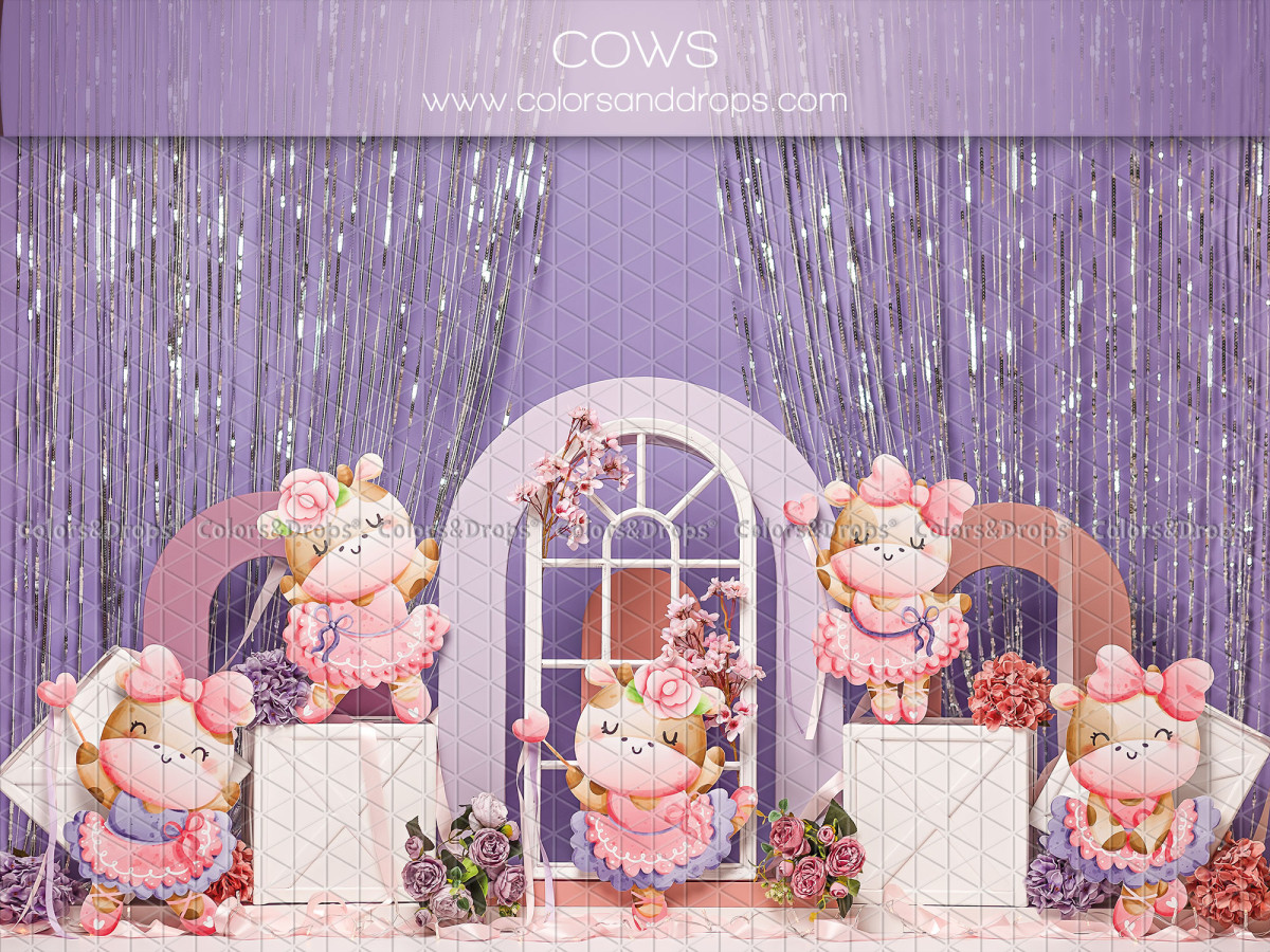 Fond photo bébé et smash cake Cows – vaches en peluche avec rideaux argentés et fenêtre | Colors&Drops