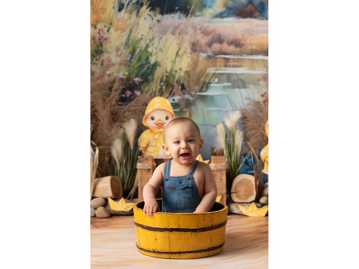 Baby & cake smash photo backdrop Canetons – ducklings in yellow raincoats by a pond | Colors&Drops