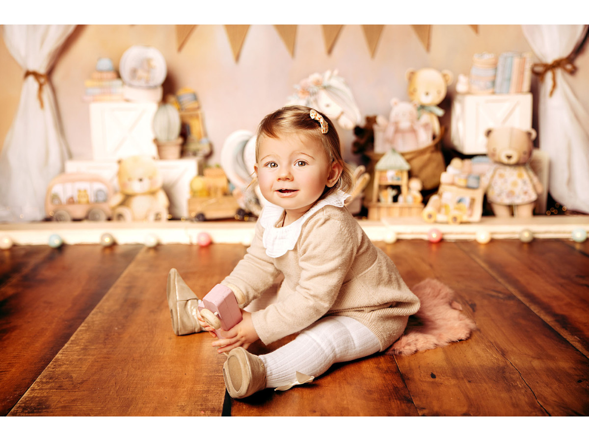 Baby & cake smash photo backdrop Jouets D'Enfant – vintage toys with rocking horse and bunting | Colors&Drops