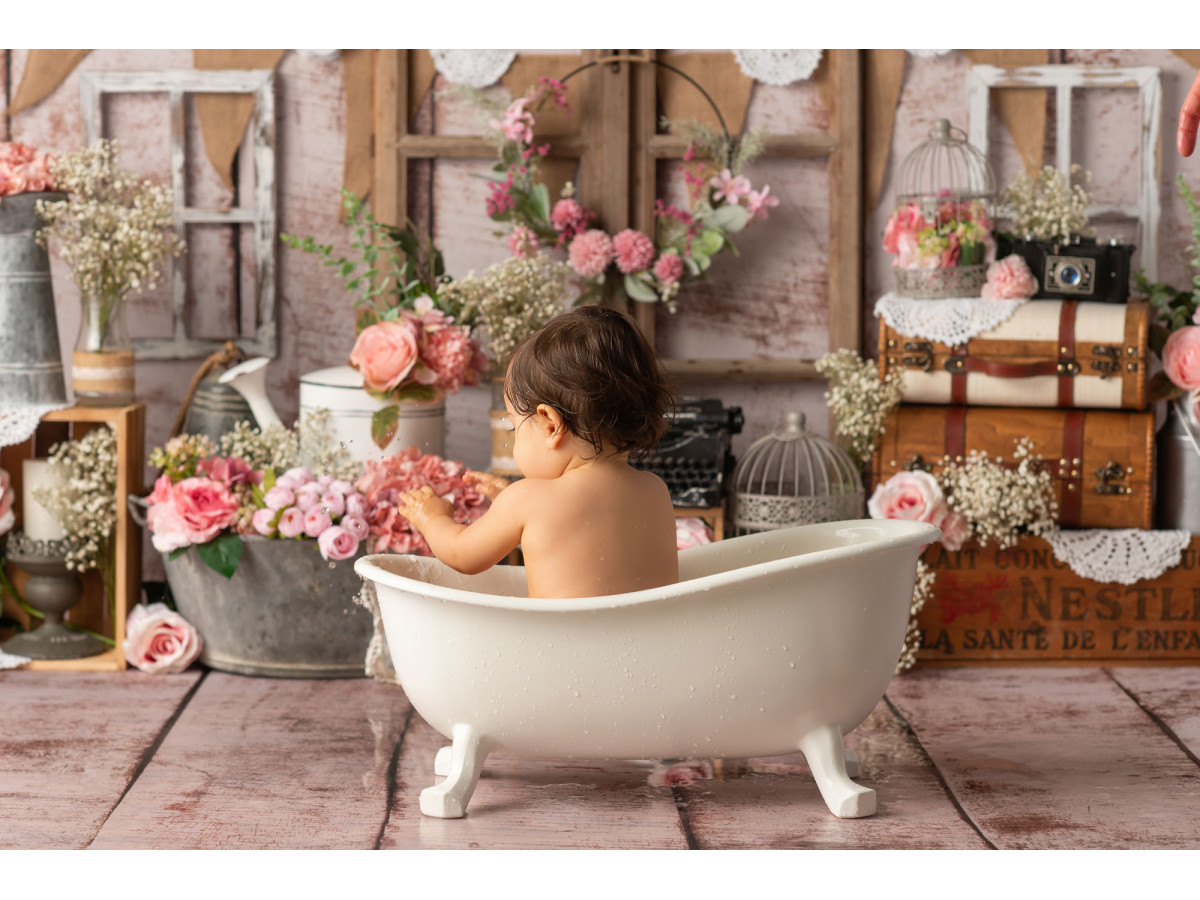 Baby & cake smash photo backdrop Shabby Flowers – shabby chic set with old windows and roses | Colors&Drops