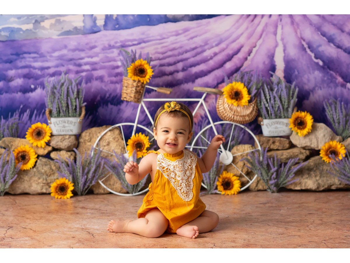 Fondo fotográfico de bebé y smash cake La Provence – campo de lavanda en Provenza con bicicleta y girasoles | Colors&Drops