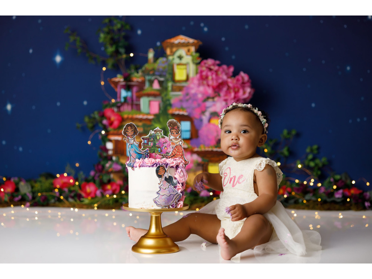 Baby & cake smash photo backdrop Espera – colourful flowered house under a starry sky | Colors&Drops