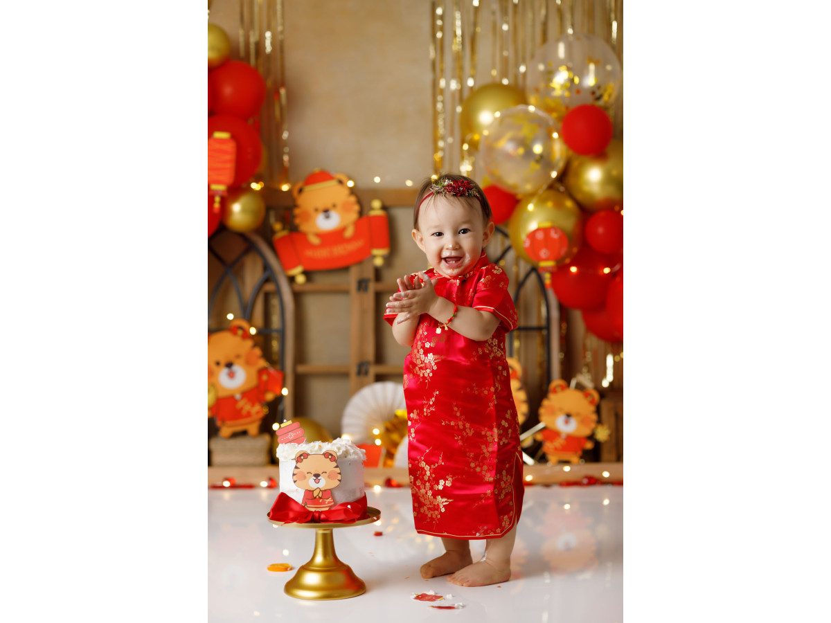 Baby & cake smash photo backdrop Chinese Tiger – Chinese New Year set with tigers and red lanterns | Colors&Drops