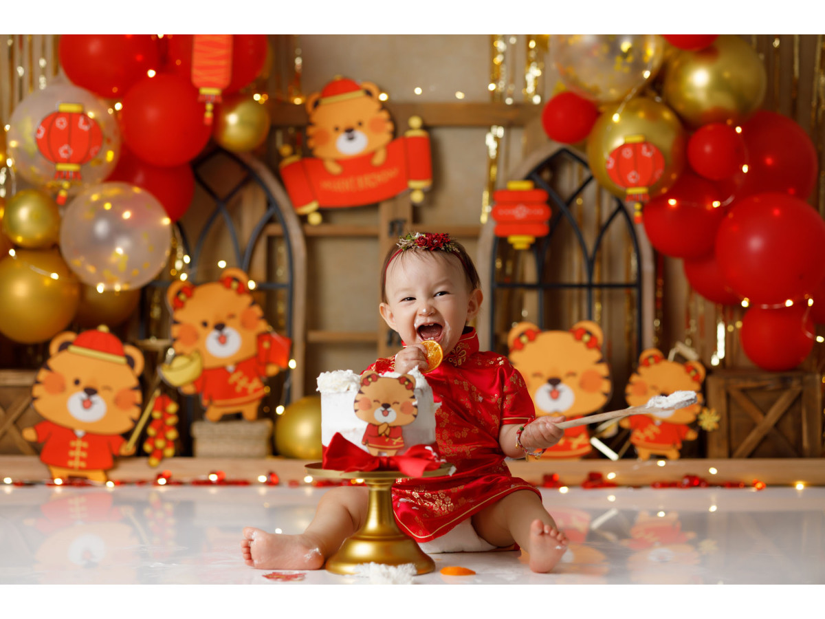 Baby & cake smash photo backdrop Chinese Tiger – Chinese New Year set with tigers and red lanterns | Colors&Drops