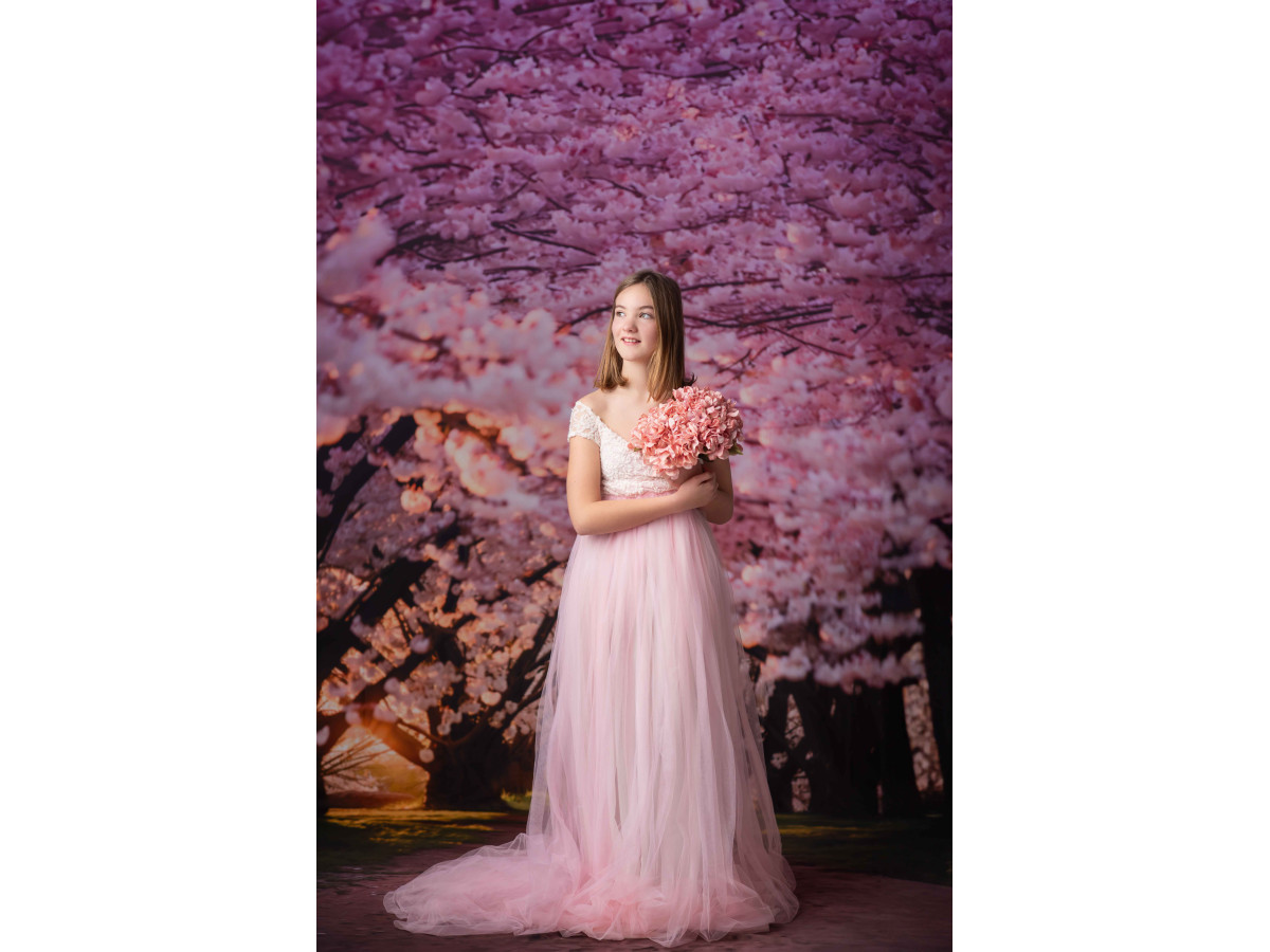 Infinity photo backdrop with floor Cerisiers Rose – dirt path under pink cherry trees | Colors&Drops