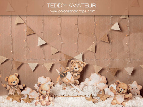 Fond photo bébé et smash cake Teddy Aviateur – ours aviateurs en peluche avec fanions et nuages | Colors&Drops