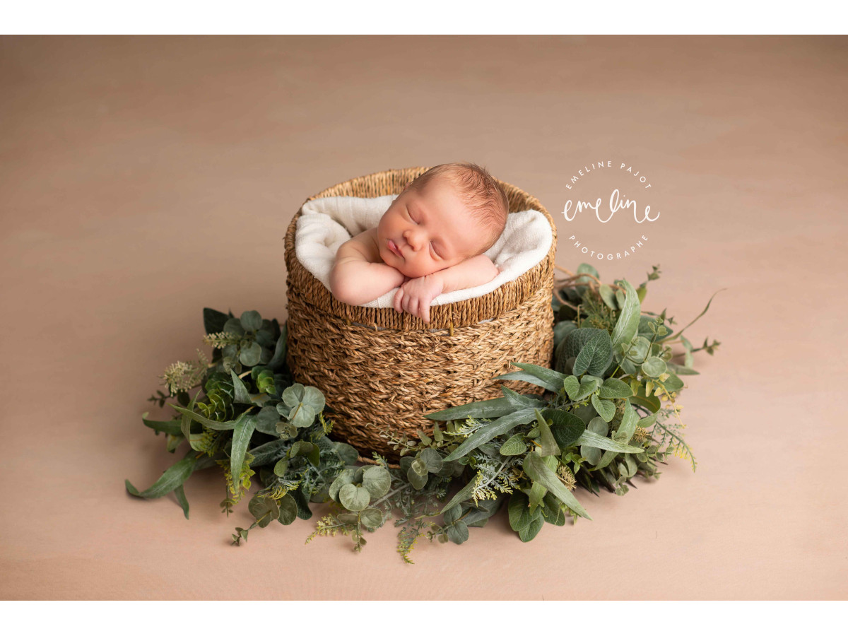Light beige textured photo backdrop & floor Mascarpone – mascarpone beige painted texture | Colors&Drops