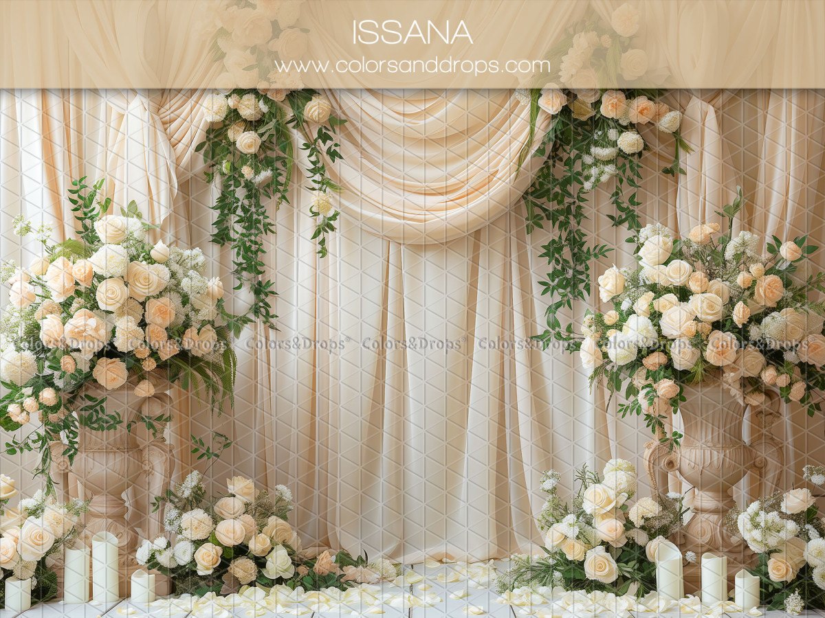 Fond photo communion Issana – drapés crème avec roses blanches et bougies | Colors&Drops
