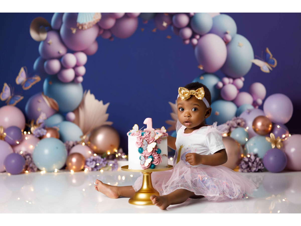 Baby & cake smash photo backdrop Orlena – pastel balloon arch with butterflies on indigo background | Colors&Drops