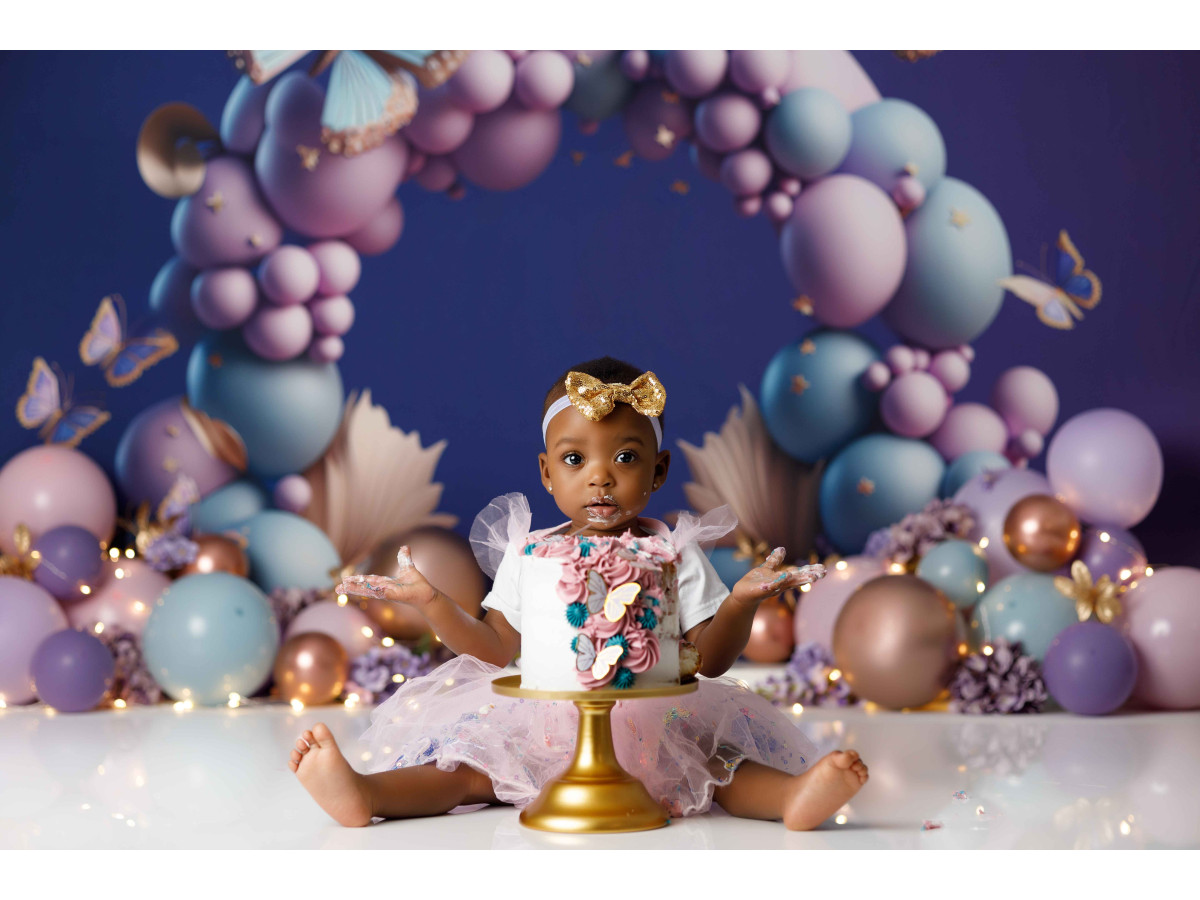 Baby & cake smash photo backdrop Orlena – pastel balloon arch with butterflies on indigo background | Colors&Drops