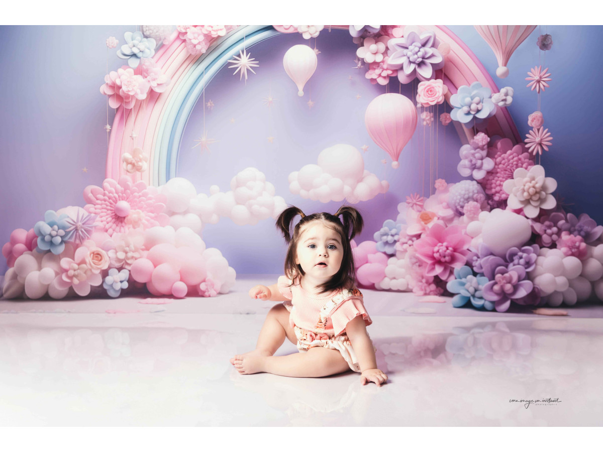 Baby & cake smash photo backdrop Giana – rainbow arch with flowers, clouds and hot air balloons | Colors&Drops