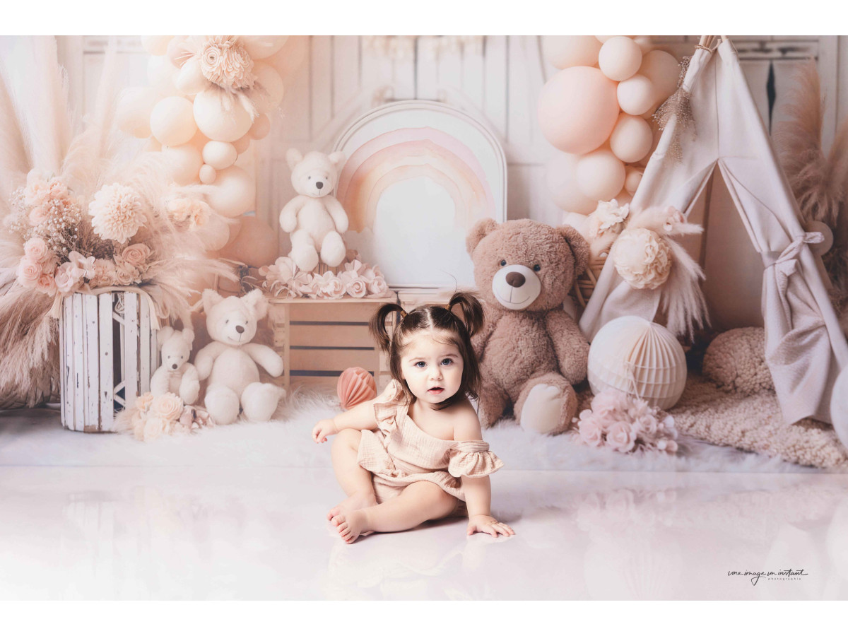 Fond photo bébé et smash cake Royal Baby Bears – ours en peluche avec arche de ballons, tipi et pampa | Colors&Drops
