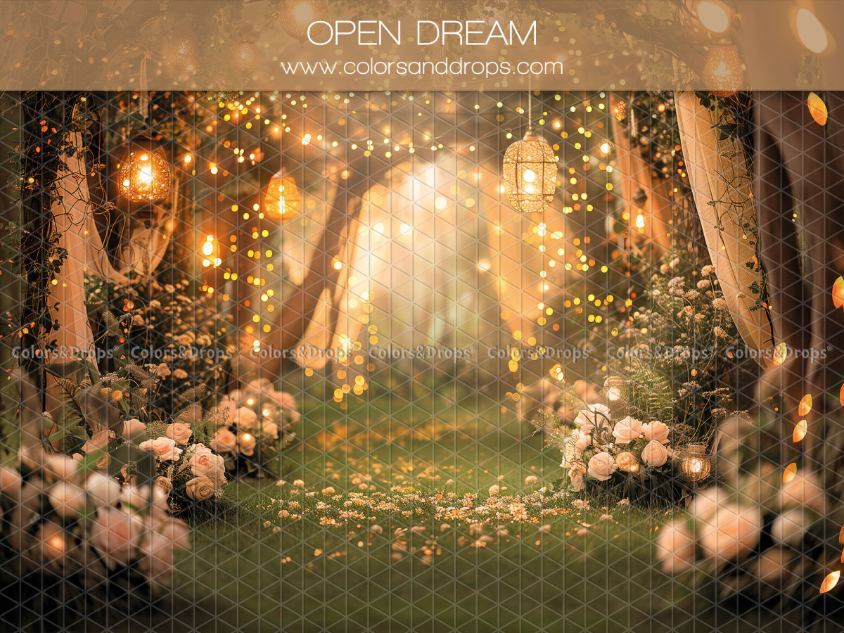 Fond photo fête des mères et des pères Open Dream – clairière avec arche d'arbres, lanternes et roses | Colors&Drops