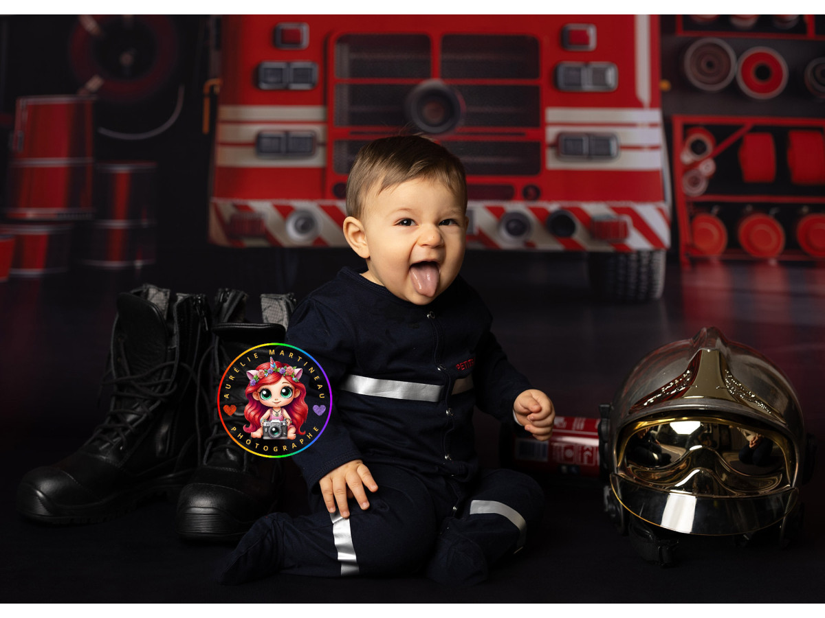 Fondo fotográfico infinito con suelo Infinity Pin Pon – fondo infinity parque de bomberos con camión rojo | Colors&Drops
