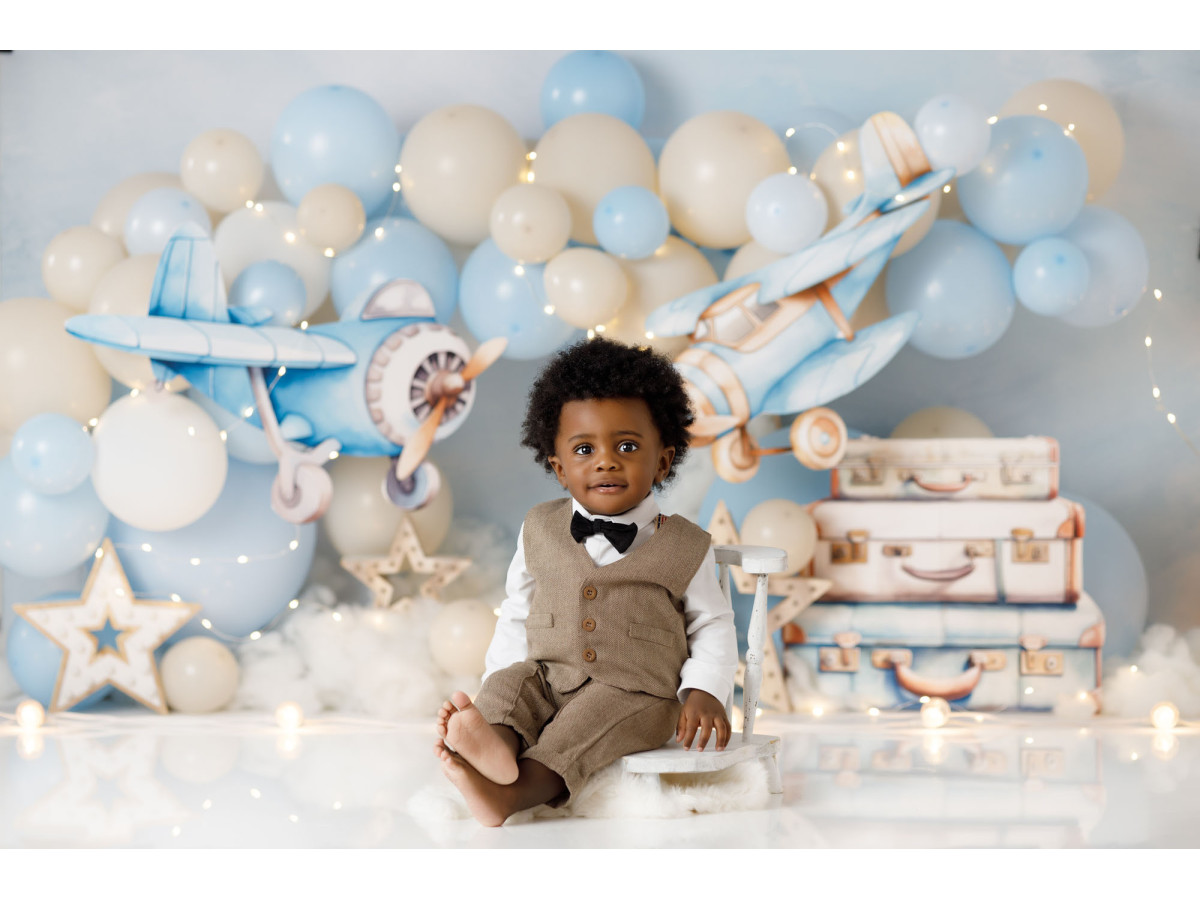 Fond photo bébé et smash cake Delta Plane – avions vintage avec ballons et valises | Colors&Drops