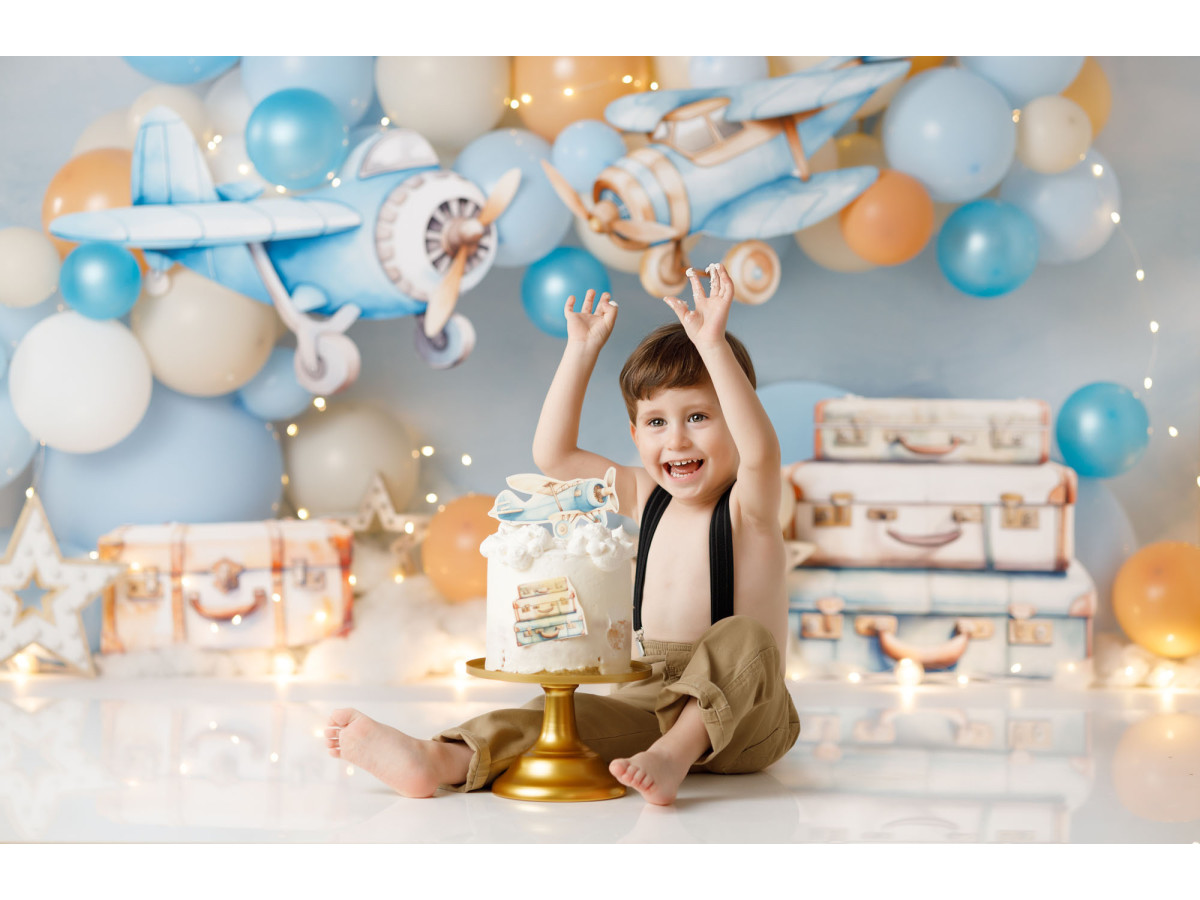 Baby & cake smash photo backdrop Mayday – planes and blue balloons with vintage suitcases | Colors&Drops