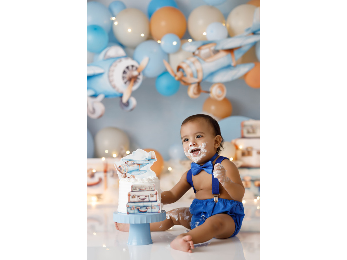 Baby & cake smash photo backdrop Mayday – planes and blue balloons with vintage suitcases | Colors&Drops
