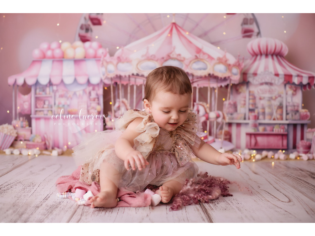 Baby & cake smash photo backdrop Sucrerie – pink funfair with carousel and Ferris wheel | Colors&Drops