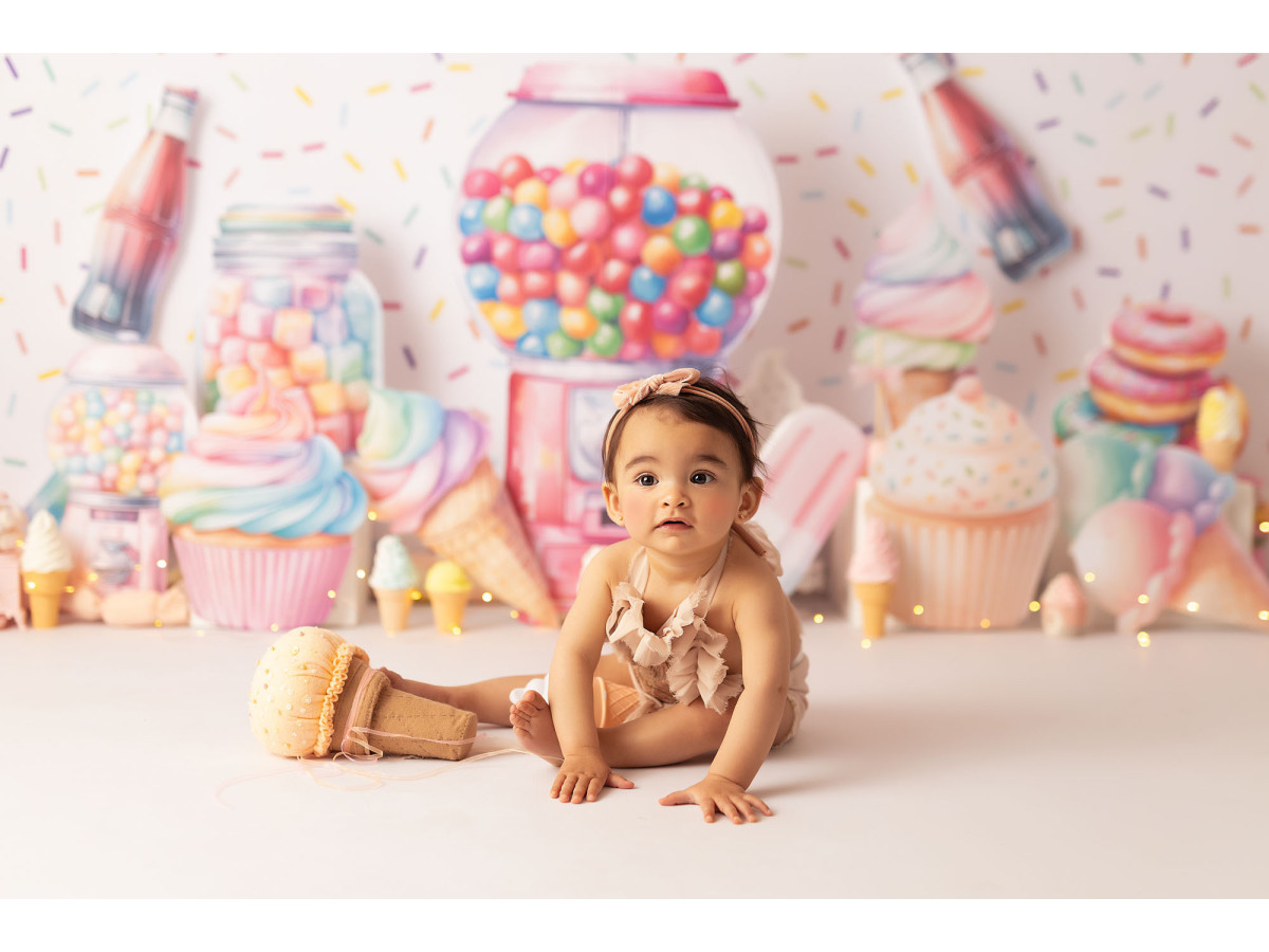 Fondo fotográfico de bebé y smash cake I Love Candy – golosinas gigantes con máquina de chicles y cupcakes | Colors&Drops