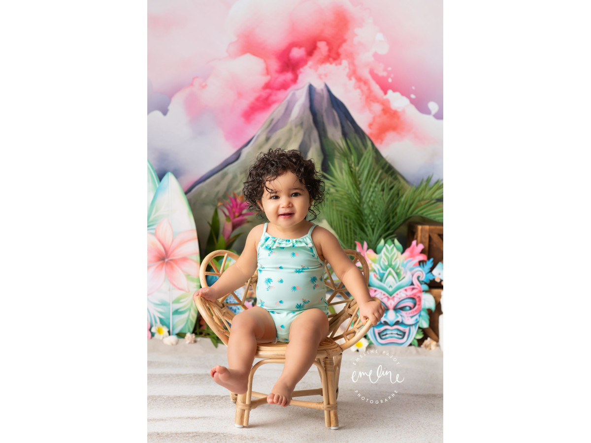 Baby & cake smash photo backdrop Tikitaka – tropical volcano with surfboards and tikis | Colors&Drops