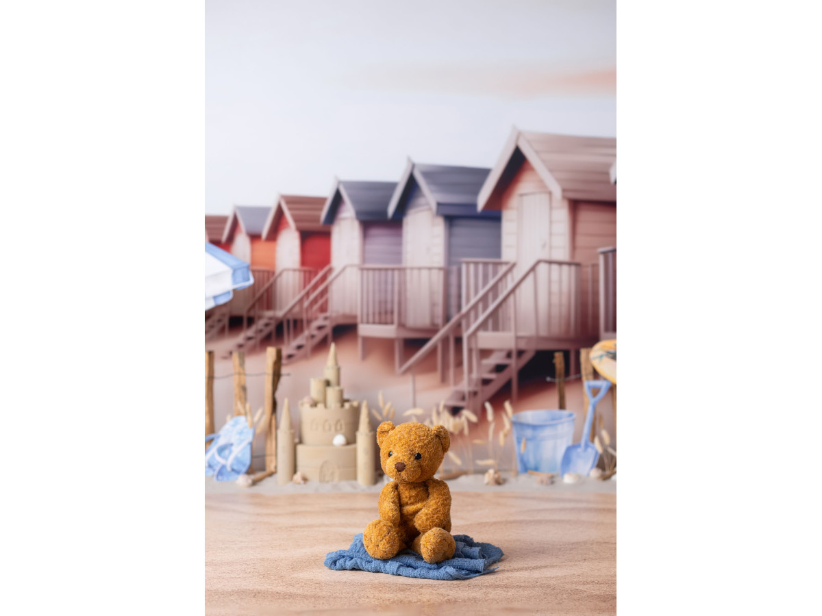 Fond photo bébé et smash cake Noirmoutier – cabines de plage colorées avec parasol | Colors&Drops