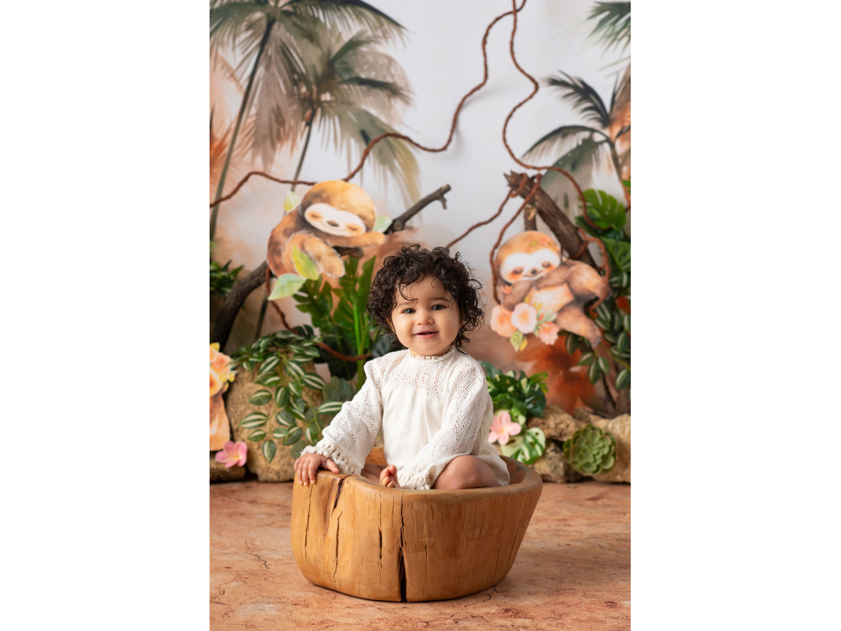 Baby & cake smash photo backdrop Paresseux – sloths in the jungle with vines | Colors&Drops