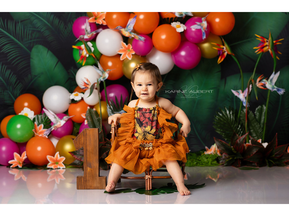 Fond photo bébé et smash cake Colibri – ballons multicolores dans la jungle avec colibris | Colors&Drops
