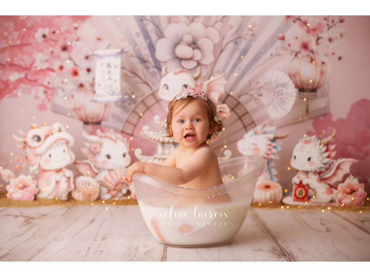 Fond photo bébé et smash cake Muchoo – chats et dragons japonais avec cerisier en fleurs | Colors&Drops