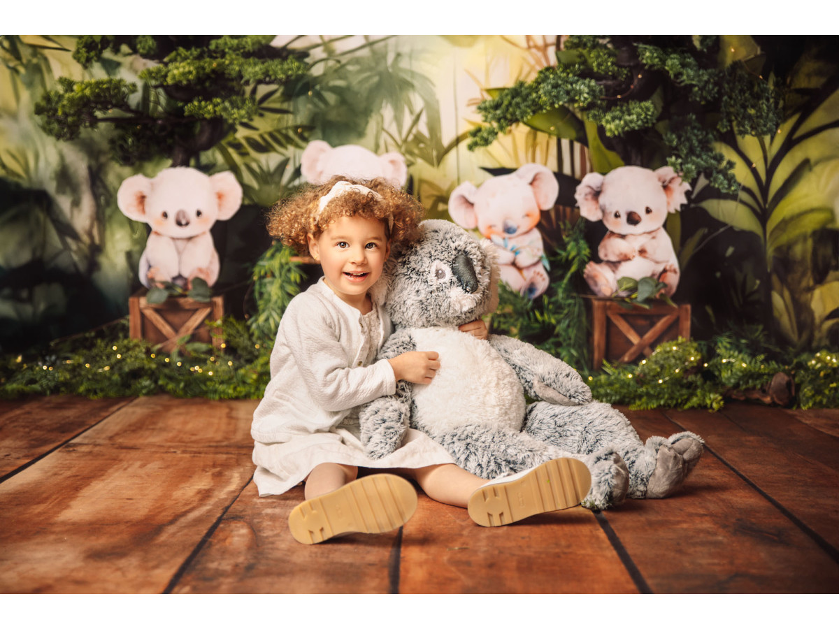 Baby & cake smash photo backdrop Bamboo Koala – plush koalas in a bamboo jungle | Colors&Drops