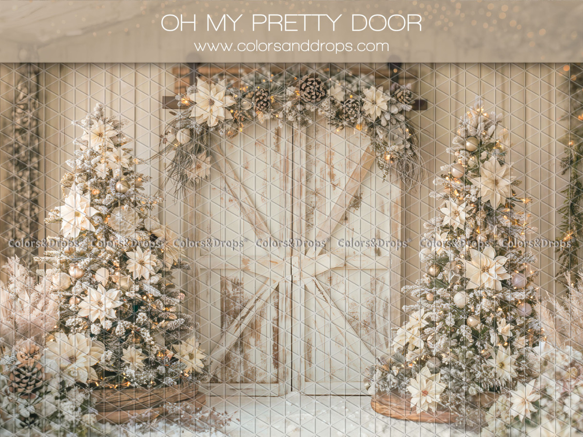 Fondo fotográfico de Navidad Oh My Pretty Door – puerta de granero blanca con árboles y flores de pascua blancas | Colors&Drops