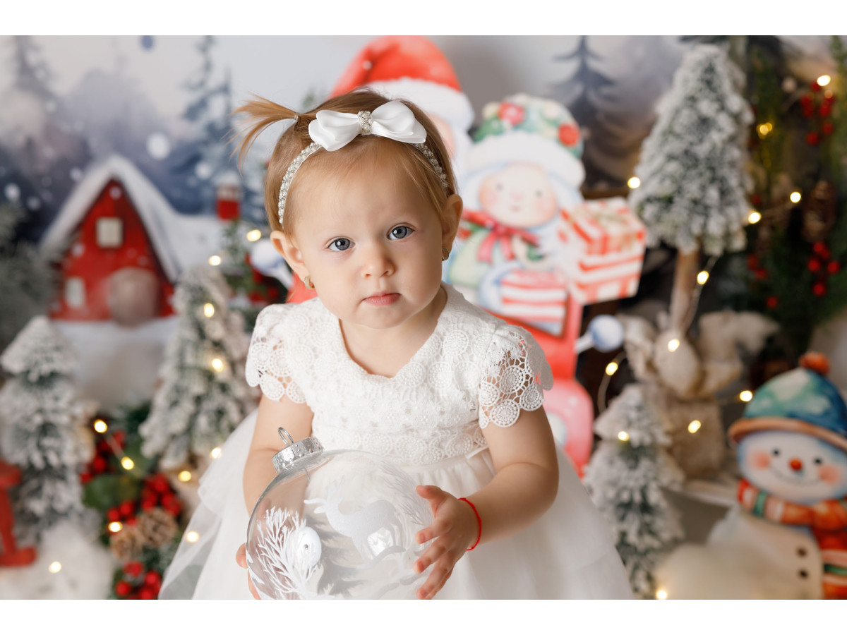 Christmas photo backdrop Tut Tut Santa – Santa's red car in a snowy village | Colors&Drops