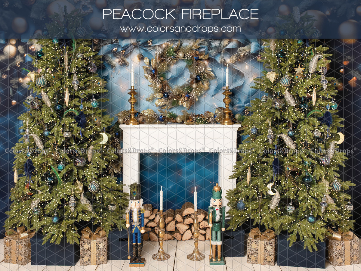 Fond photo de Noël Peacock Fireplace – cheminée blanche sur mur bleu paon avec sapins | Colors&Drops