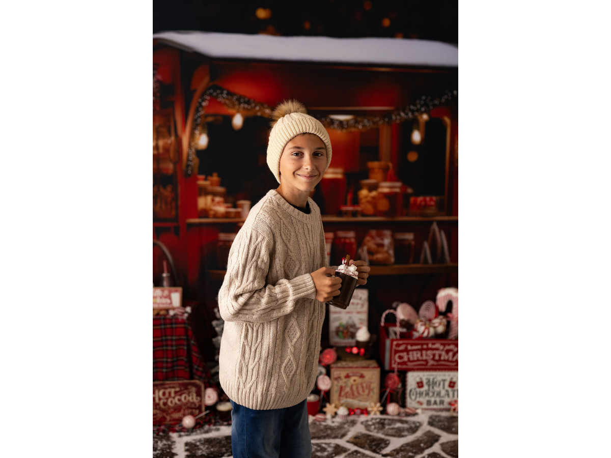 Corner photo backdrop Le Kiosque de Noel – Christmas kiosk with snowy floor | Colors&Drops