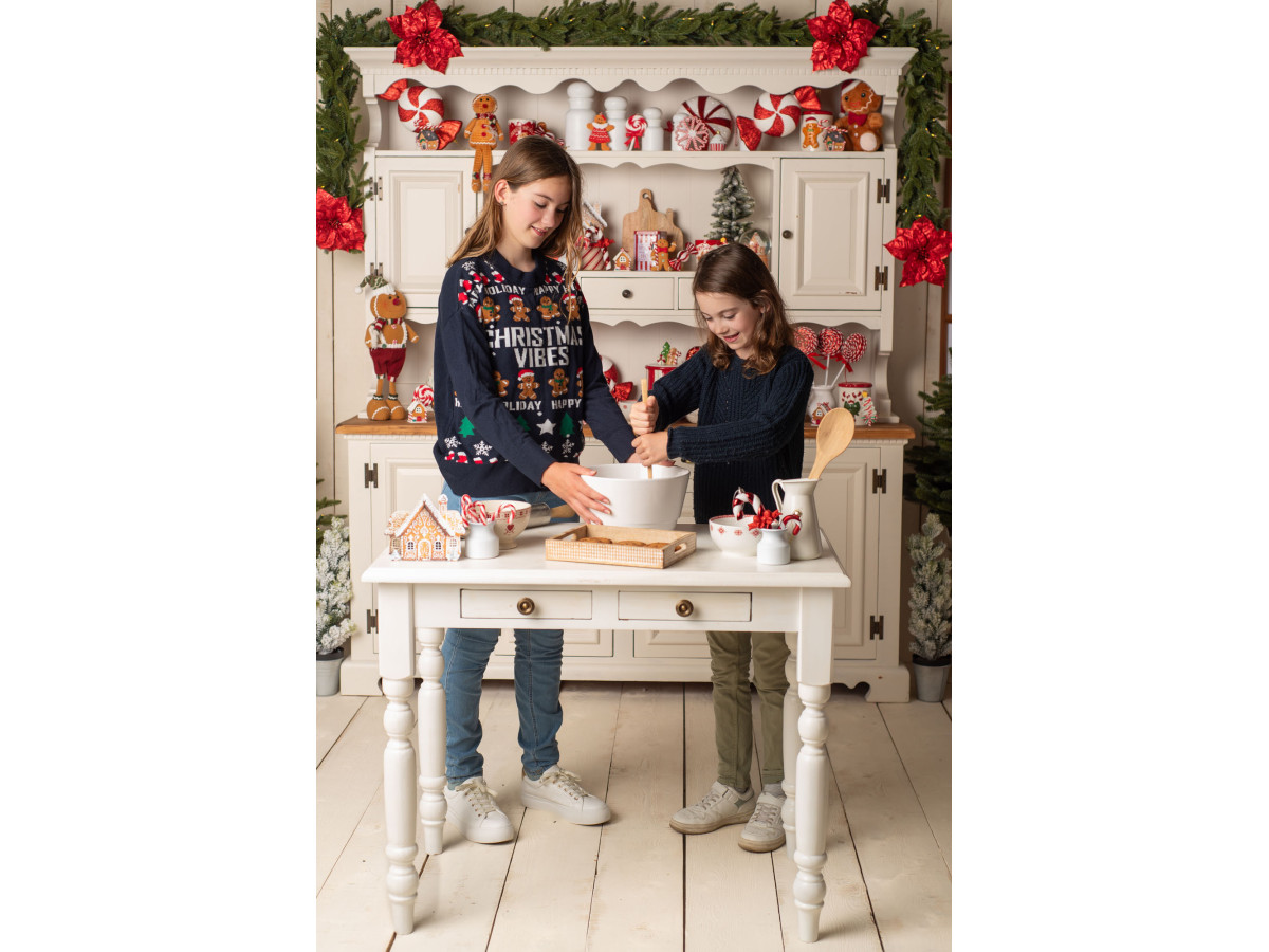 Fondo fotográfico de Navidad La Cuisine Gourmande – aparador vitrina blanco lleno de golosinas navideñas | Colors&Drops