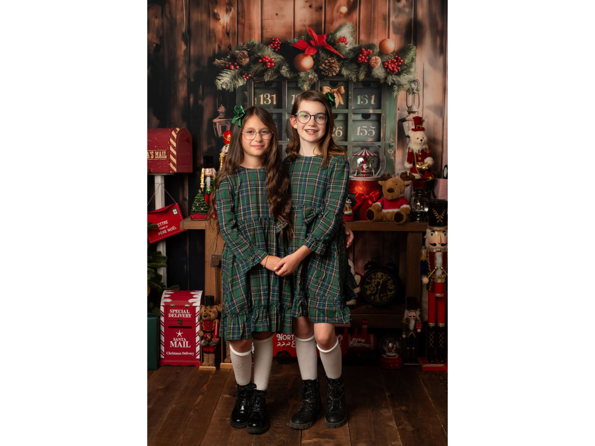 Fondo fotográfico de Navidad Santas Workshop – taller de Papá Noel con cascanueces y banco | Colors&Drops