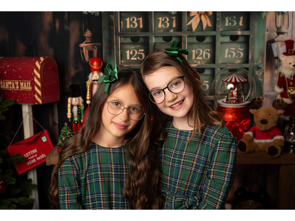 Fondo fotográfico de Navidad Santas Workshop – taller de Papá Noel con cascanueces y banco | Colors&Drops