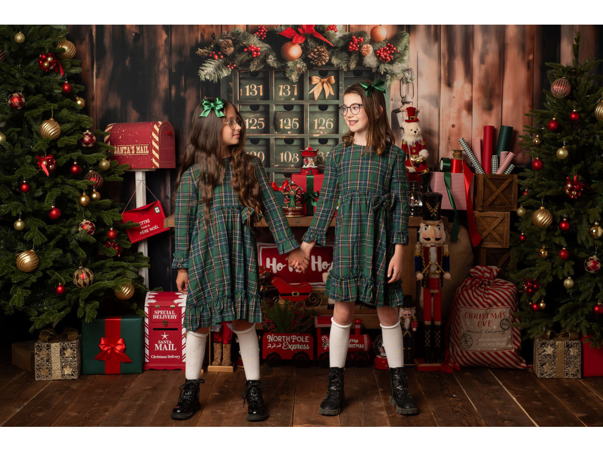 Fondo fotográfico de Navidad Santas Workshop – taller de Papá Noel con cascanueces y banco | Colors&Drops