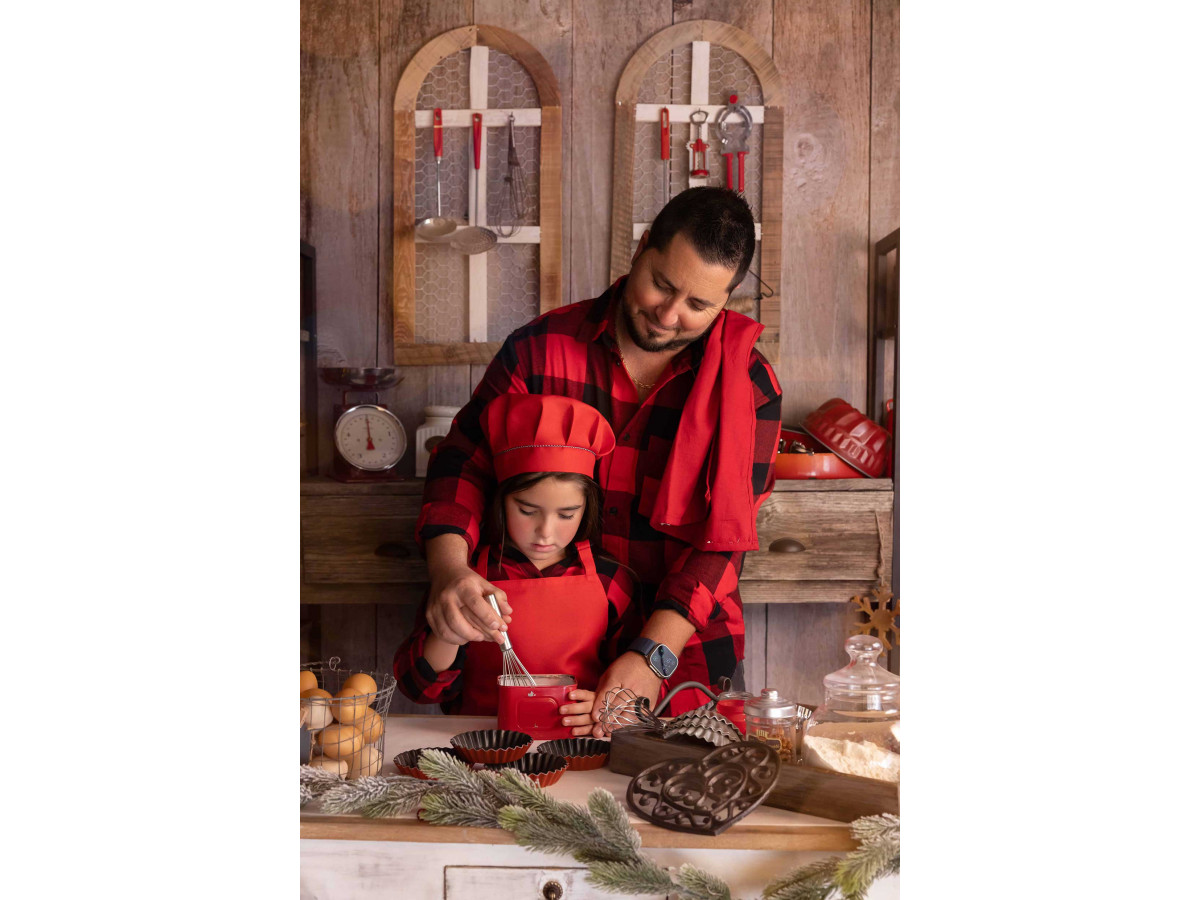 Fond photo de Noël La Cuisine D'Antan – cuisine d'antan en bois décorée pour Noël | Colors&Drops