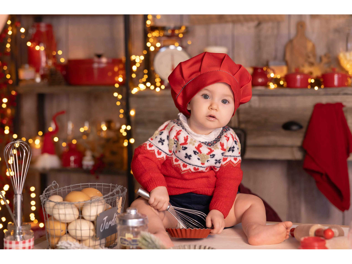 Fond photo de Noël La Cuisine D'Antan – cuisine d'antan en bois décorée pour Noël | Colors&Drops