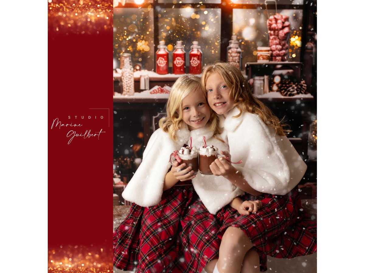 Fond photo de Noël Hotty Chocolate – stand de chocolat chaud sur roues dans la neige | Colors&Drops