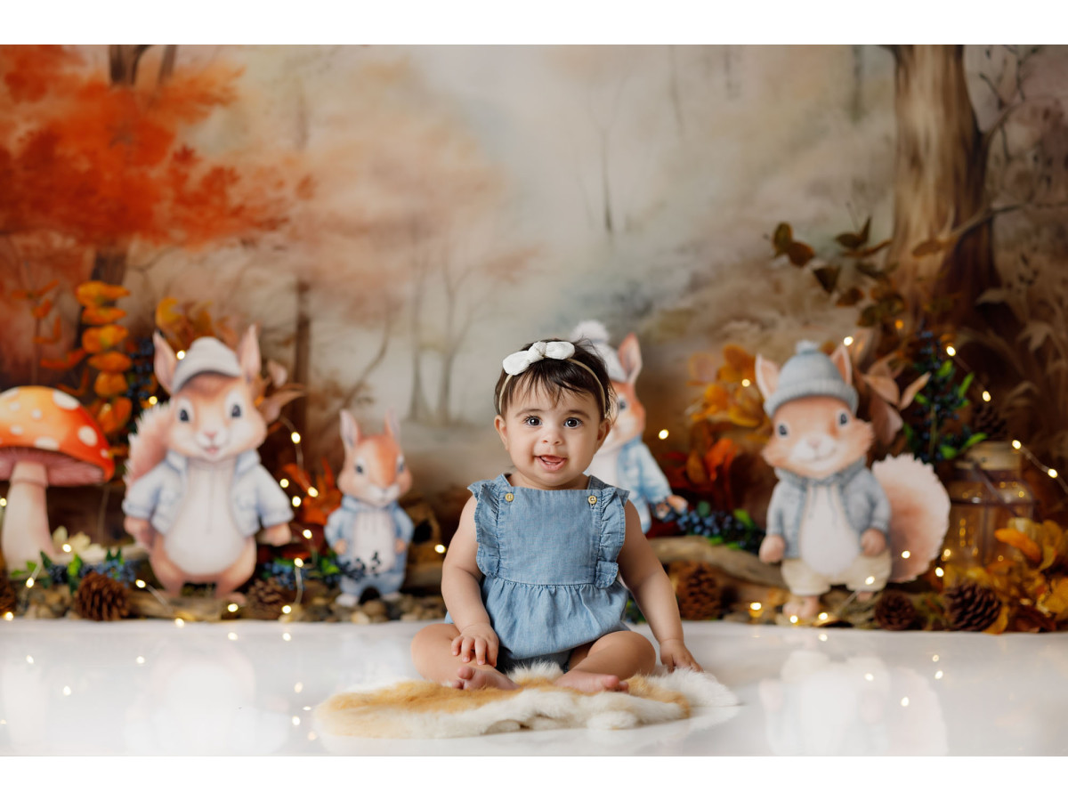 Fondo fotográfico de bebé y smash cake Ecureuils de la Foret – ardillas en un bosque otoñal con setas | Colors&Drops