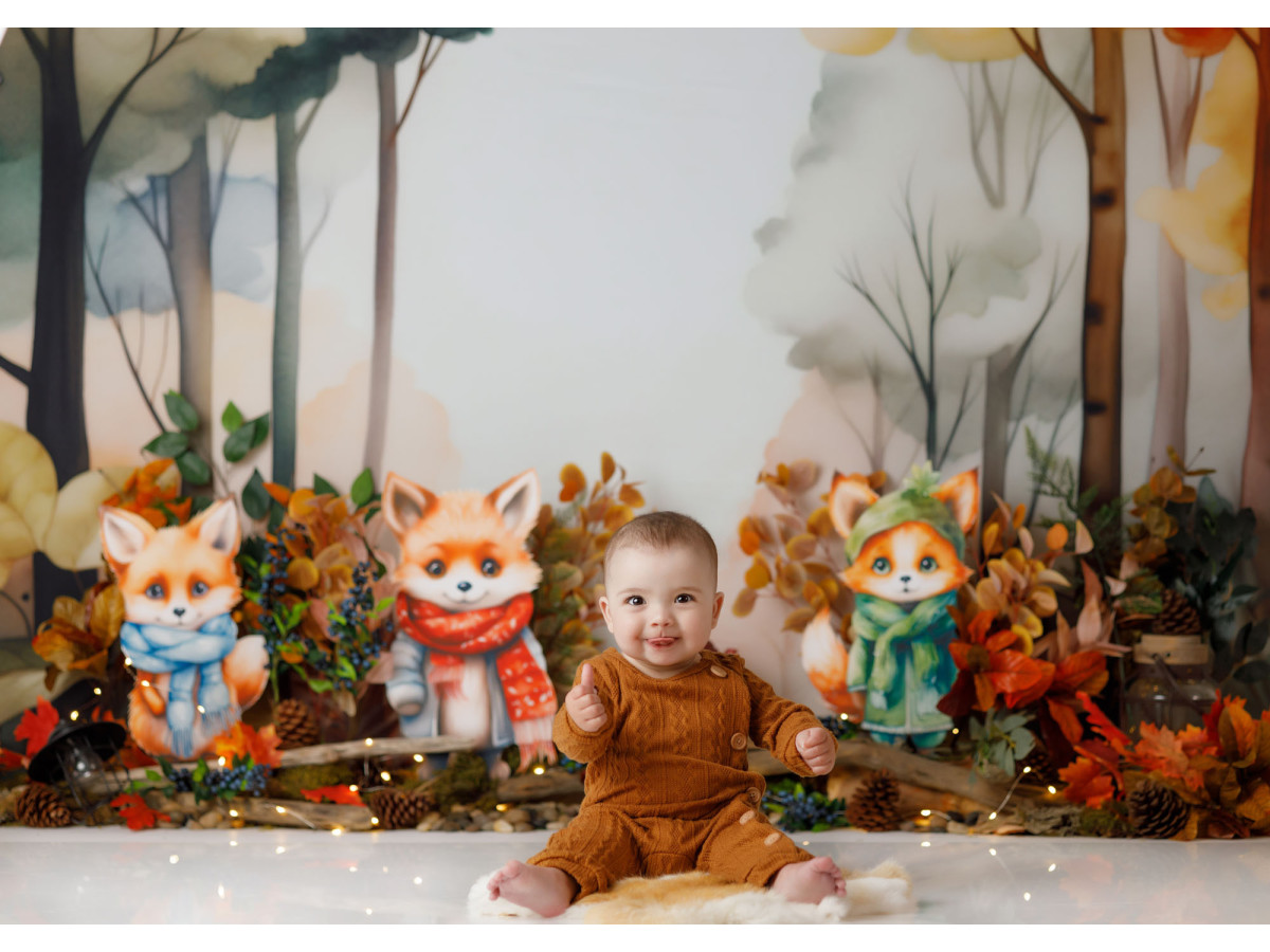 Fond photo bébé et smash cake Renards Woody – renards en écharpe dans une forêt d'automne | Colors&Drops