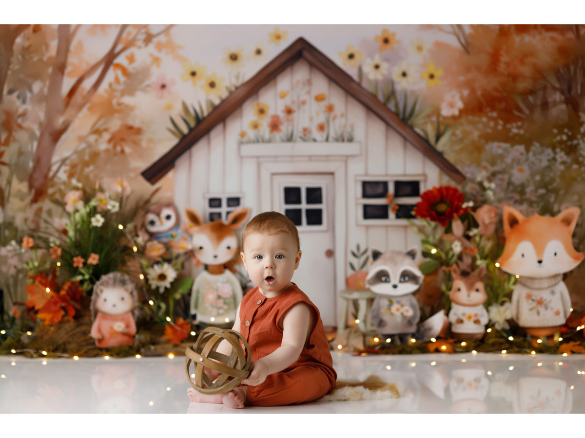 Fond photo bébé et smash cake Les Amis de la Foret – maisonnette blanche avec animaux de la forêt | Colors&Drops