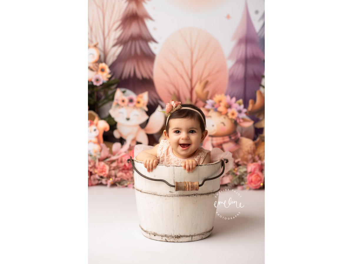 Fondo fotográfico de bebé y smash cake La Foret Violette – animales del bosque en un bosque morado y anaranjado | Colors&Drops